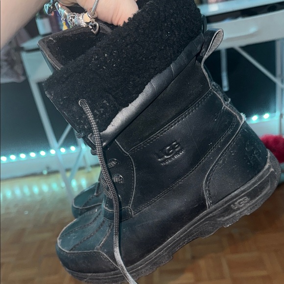 UGG Kids Black Snow Boots - Picture 3 of 6